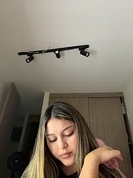 lunablossom  online show from 7, 3, 2026