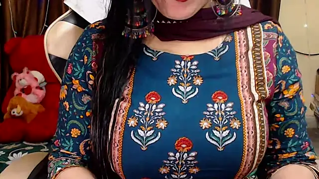 Snapshot of Naughty_Kashish chatting on 12, 11, 2025 Naughty Kashish online show from 12, 11, 2025