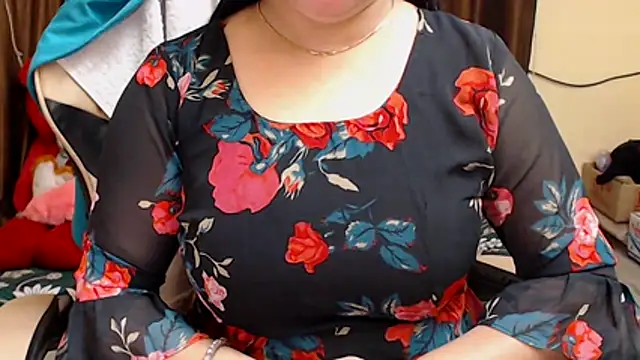 Snapshot of Naughty_Kashish chatting on 5, 12, 2025 Naughty Kashish online show from 5, 12, 2025