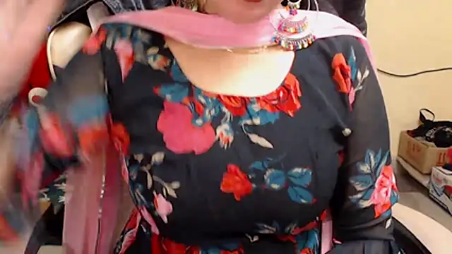 Snapshot of Naughty_Kashish chatting on 19, 12, 2025 Naughty Kashish online show from 19, 12, 2025