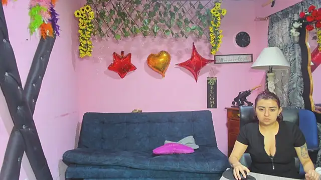 lesbiancuple online show from 14, 3, 2026