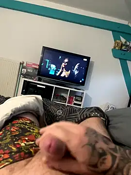 Snapshot of RenaudS-02 chatting on 18, 11, 2025 RenaudS-02 online show from 18, 11, 2025