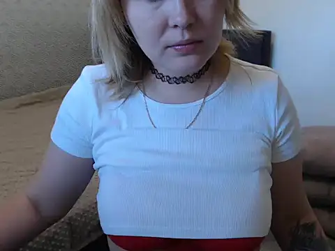 Snapshot of leeilawow chatting on 28, 5, 2026 leeilawow online show from 28, 5, 2026