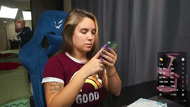 Snapshot of Sandra_SW_ chatting on 12, 11, 2025 Sandra SW online show from 12, 11, 2025