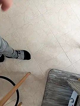 mickzizi online show from 10, 3, 2025