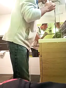 mickzizi online show from 28, 4, 2026