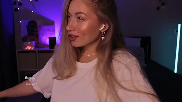 Blondie Bunny online show from 29, 12, 2024