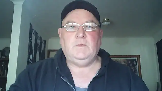 Snapshot of HOTANAL chatting on 4, 11, 2025 HOTANAL online show from 4, 11, 2025