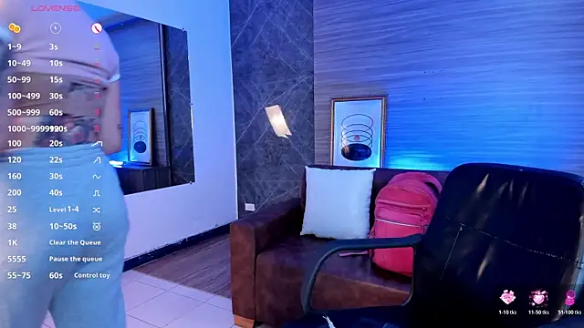 Snapshot of kimbrownn chatting on 23, 10, 2025 kimbrownn online show from 23, 10, 2025