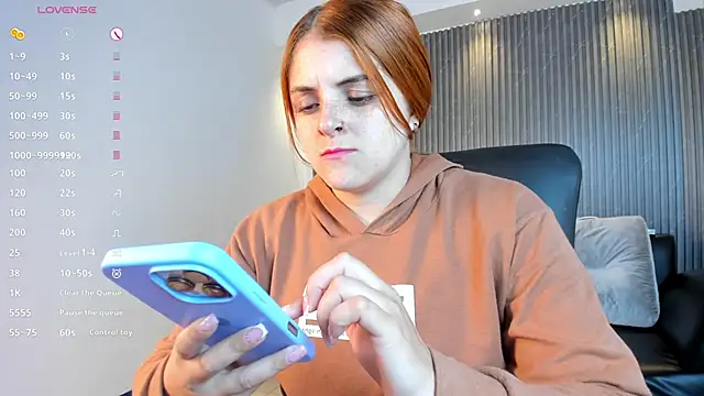 Snapshot of kimbrownn chatting on 25, 11, 2025 kimbrownn online show from 25, 11, 2025