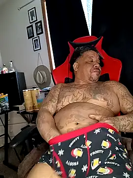 yellowwetfox online show from 1, 1, 2025