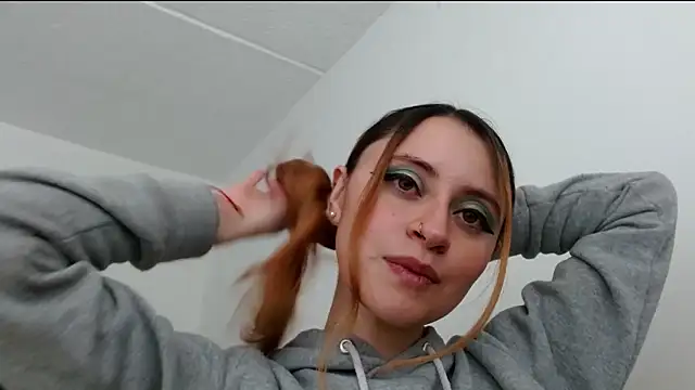 Snapshot of Juls_winter_ chatting on 2, 7, 2026 Juls winter online show from 2, 7, 2026