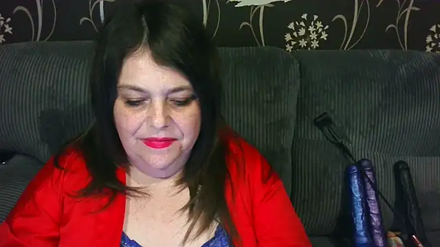 HouseWifeWhore Milf online show from 18, 4, 2026