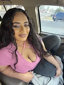 Snapshot of CarmelaAnthony chatting on 18, 12, 2025 CarmelaAnthony online show from 18, 12, 2025