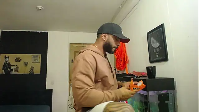 Snapshot of romeolovedark chatting on 29, 1, 2025 romeolovedark online show from 29, 1, 2025