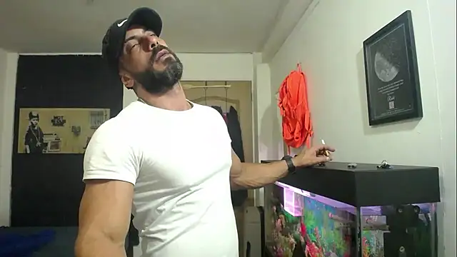 Snapshot of romeolovedark chatting on 15, 2, 2025 romeolovedark online show from 15, 2, 2025