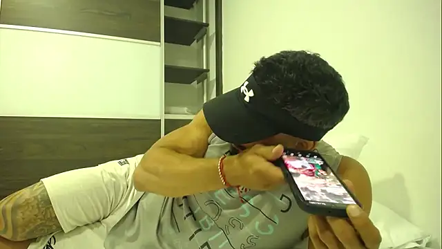 Snapshot of romeolovedark chatting on 13, 3, 2025 romeolovedark online show from 13, 3, 2025