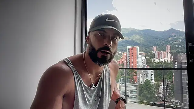 Snapshot of romeolovedark chatting on 7, 10, 2025 romeolovedark online show from 7, 10, 2025