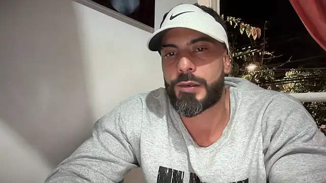 Snapshot of romeolovedark chatting on 13, 10, 2025 romeolovedark online show from 13, 10, 2025