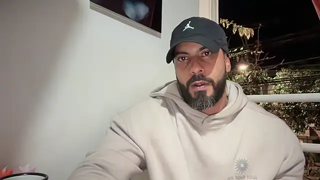 Snapshot of romeolovedark chatting on 7, 11, 2025 romeolovedark online show from 7, 11, 2025