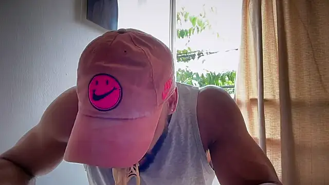 Snapshot of romeolovedark chatting on 3, 7, 2026 romeolovedark online show from 3, 7, 2026