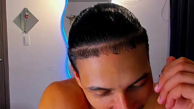 Snapshot of Kris_Khalifa69 chatting on 21, 9, 2025 Kris Khalifa69 online show from 21, 9, 2025