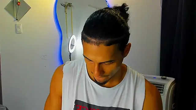 Snapshot of Kris_Khalifa69 chatting on 22, 9, 2025 Kris Khalifa69 online show from 22, 9, 2025