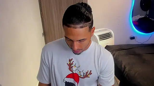 Snapshot of Kris_Khalifa69 chatting on 2, 10, 2025 Kris Khalifa69 online show from 2, 10, 2025