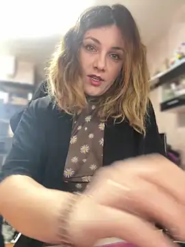 DaisyVibesss online show from 10, 1, 2025