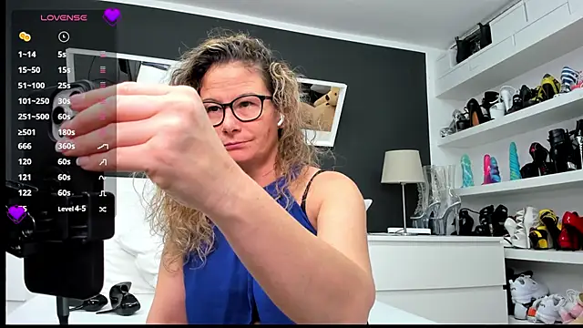 izzy-mendosa online show from 5, 1, 2025