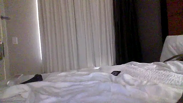 Snapshot of sexybribri@xh chatting on 11, 10, 2025 sexybribrixh online show from 11, 10, 2025