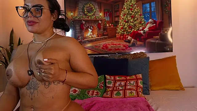 Snapshot of anyiled_hot chatting on 21, 12, 2024 anyiled hot online show from 21, 12, 2024