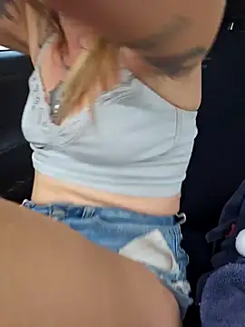 Snapshot of SheIsSomething chatting on 8, 2, 2025 SheIsSomething online show from 8, 2, 2025