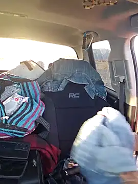 Snapshot of SheIsSomething chatting on 28, 2, 2025 SheIsSomething online show from 28, 2, 2025