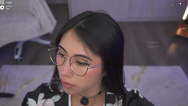 Snapshot of Gigi_ohlala chatting on 9, 9, 2025 Gigi ohlala online show from 9, 9, 2025