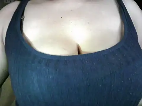 Snapshot of SquirtvirginGirl chatting on 15, 2, 2025 SquirtvirginGirl online show from 15, 2, 2025