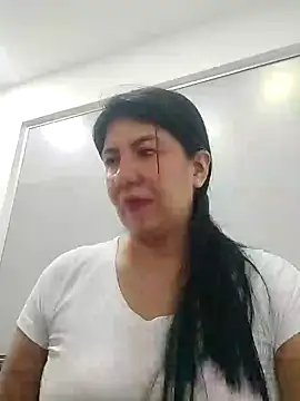 aisha latina online show from 21, 1, 2025