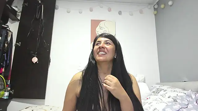 aisha latina online show from 4, 2, 2025