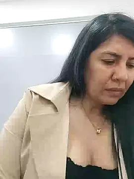 aisha latina online show from 24, 2, 2025