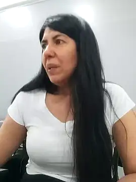 aisha latina online show from 27, 2, 2025