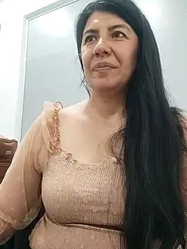 aisha latina online show from 4, 3, 2025