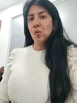 aisha latina online show from 20, 3, 2025