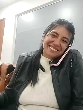 aisha latina online show from 20, 3, 2025