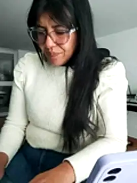 aisha latina online show from 27, 3, 2026