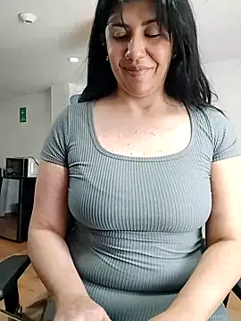 Snapshot of aisha_latina chatting on 22, 6, 2026 aisha latina online show from 22, 6, 2026