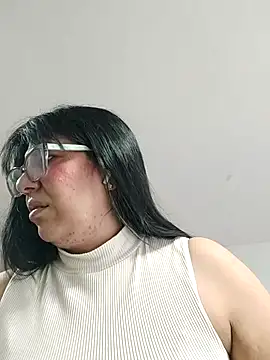 Snapshot of aisha_latina chatting on 21, 7, 2026 aisha latina online show from 21, 7, 2026