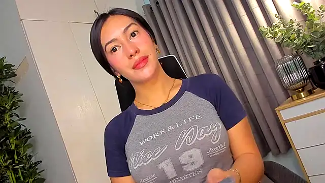 Jasmine Elcock online show from 14, 4, 2026