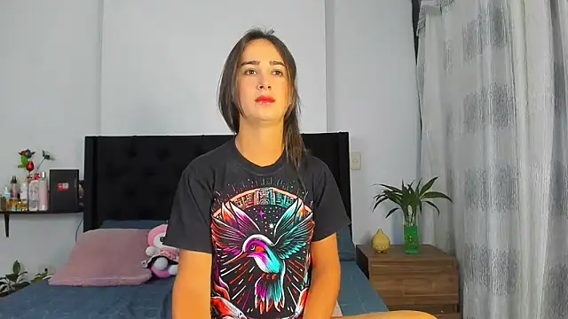 Snapshot of AndreaStivens chatting on 3, 10, 2025 AndreaStivens online show from 3, 10, 2025