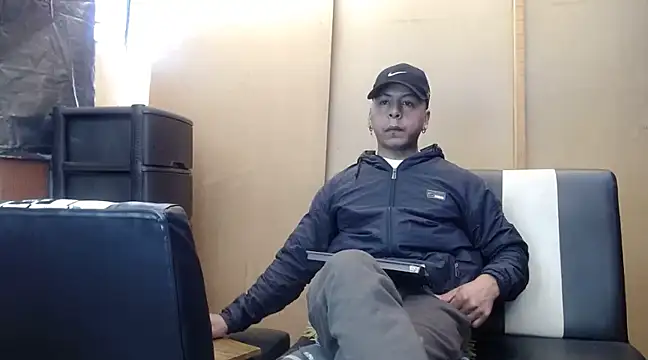 Snapshot of Black_hot266 chatting on 12, 12, 2024 Black hot266 online show from 12, 12, 2024