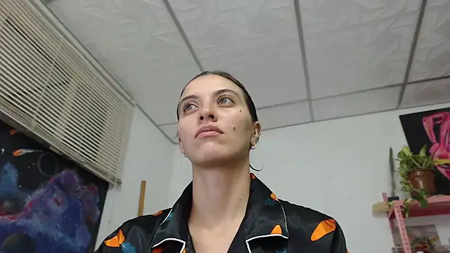 Snapshot of mariecam420 chatting on 7, 6, 2026 mariecam420 online show from 7, 6, 2026